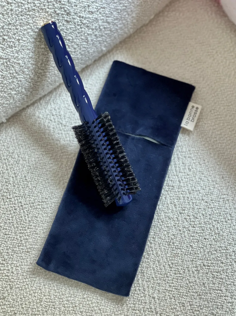 La Bonne Brosse La Pochette "Brosse Ronde N.05" Bleu Myrtille