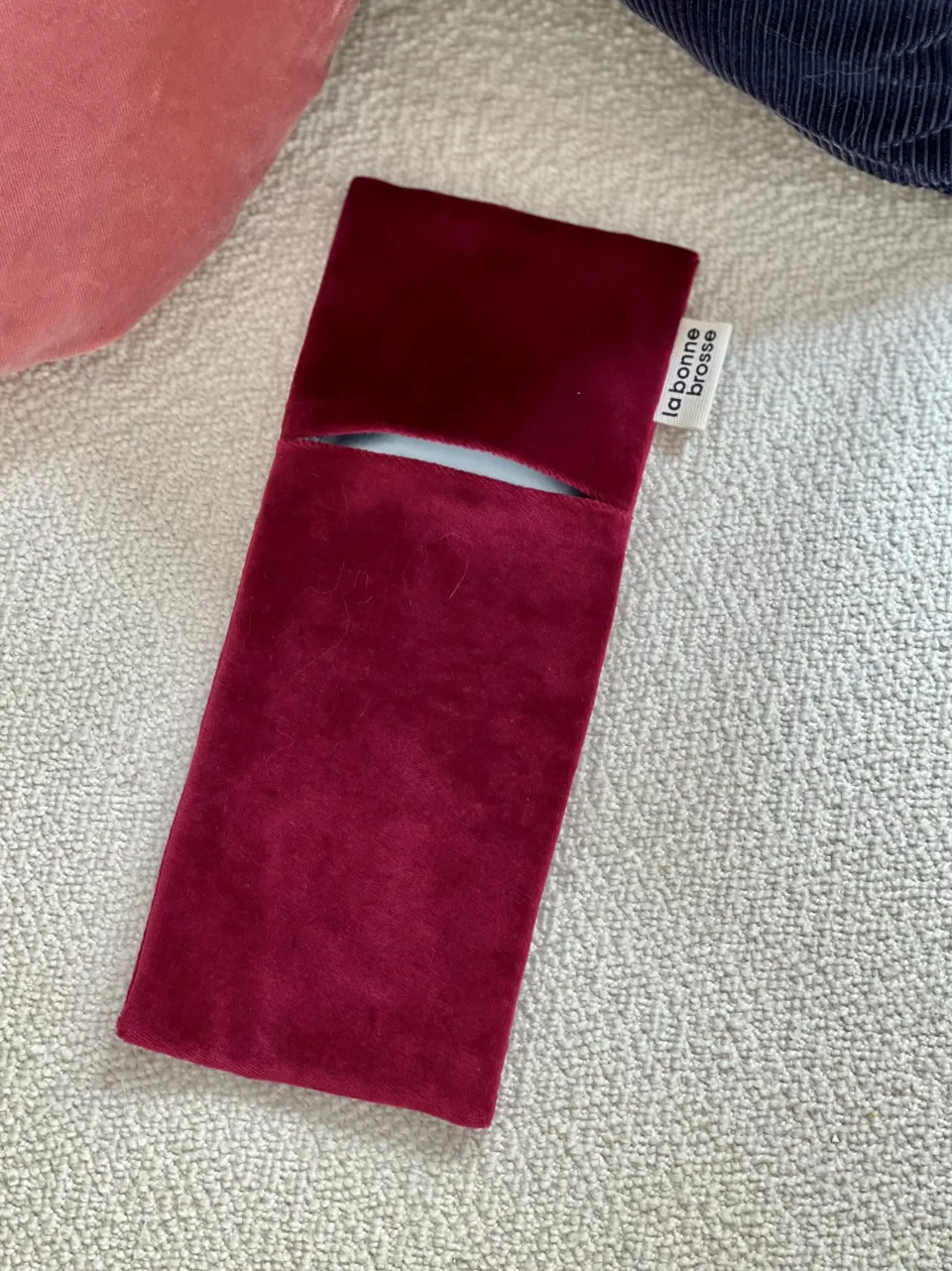 La Bonne Brosse La Pochette "Brosse Ronde N.05" Rouge Cerise