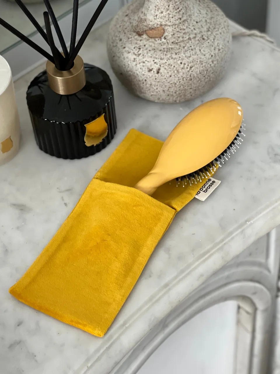 La Bonne Brosse La Pochette "Grande Brosse" Jaune Safran