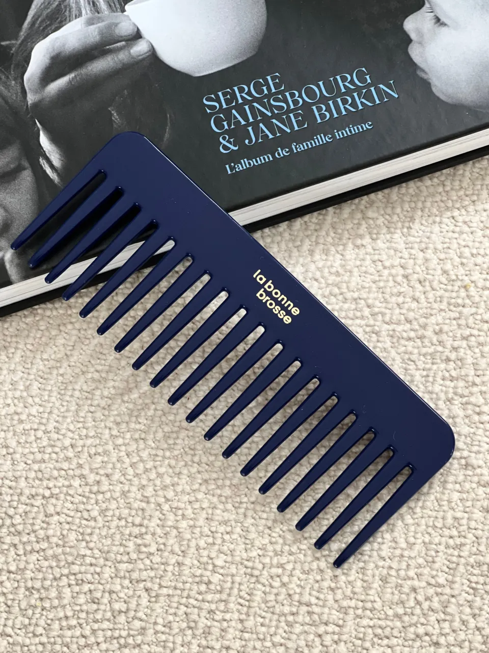 La Bonne Brosse Le Peigne Large Démêlant en Acétate Bleu Myrtille