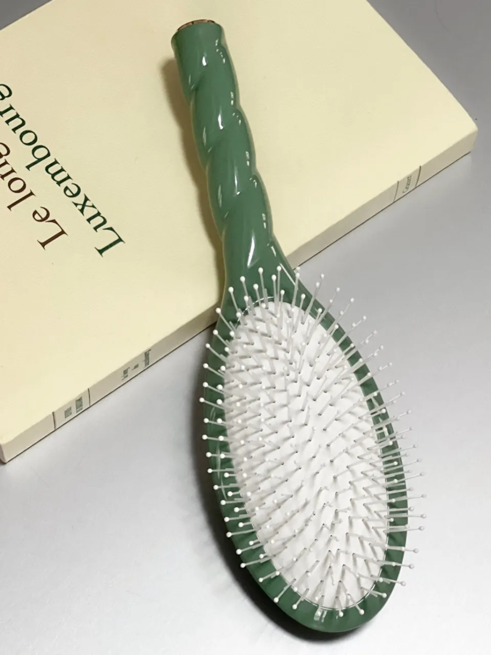 La Bonne Brosse N.04 La Brosse Démêlante & Massante LA MIRACLE Vert Amande