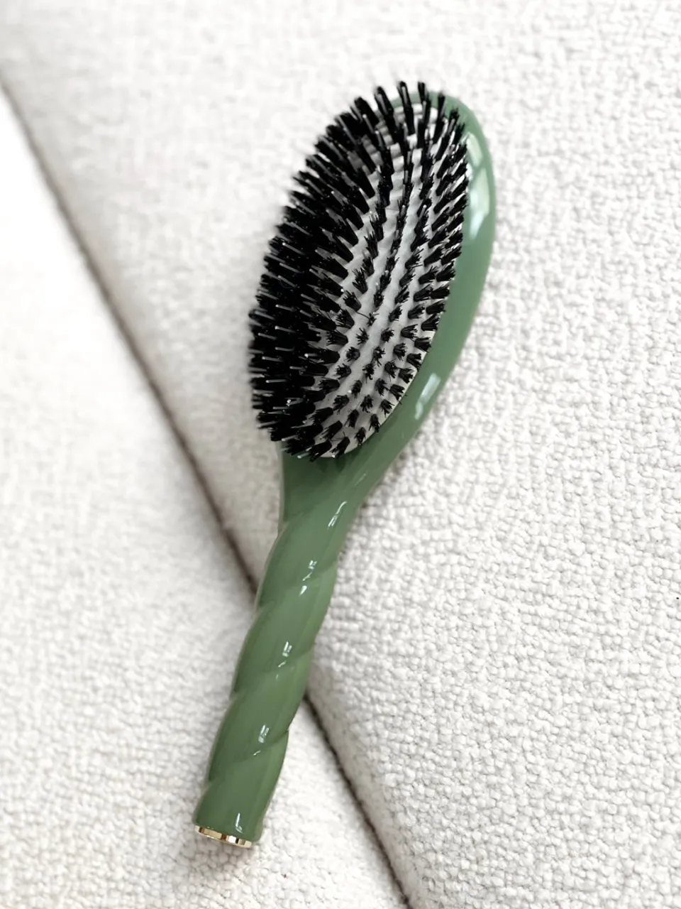 La Bonne Brosse N.02 La Brosse Démêlante & Soin L'INDISPENSABLE Vert Amande