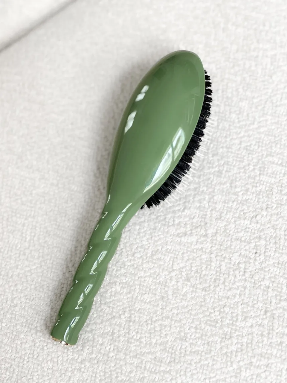 La Bonne Brosse N.02 La Brosse Démêlante & Soin L'INDISPENSABLE Vert Amande