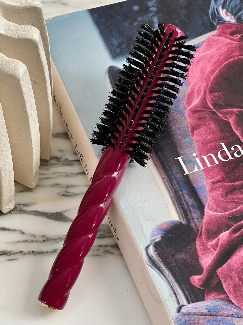 La Bonne Brosse N.05 La Brosse Ronde VOLUME & STYLE Rouge Cerise