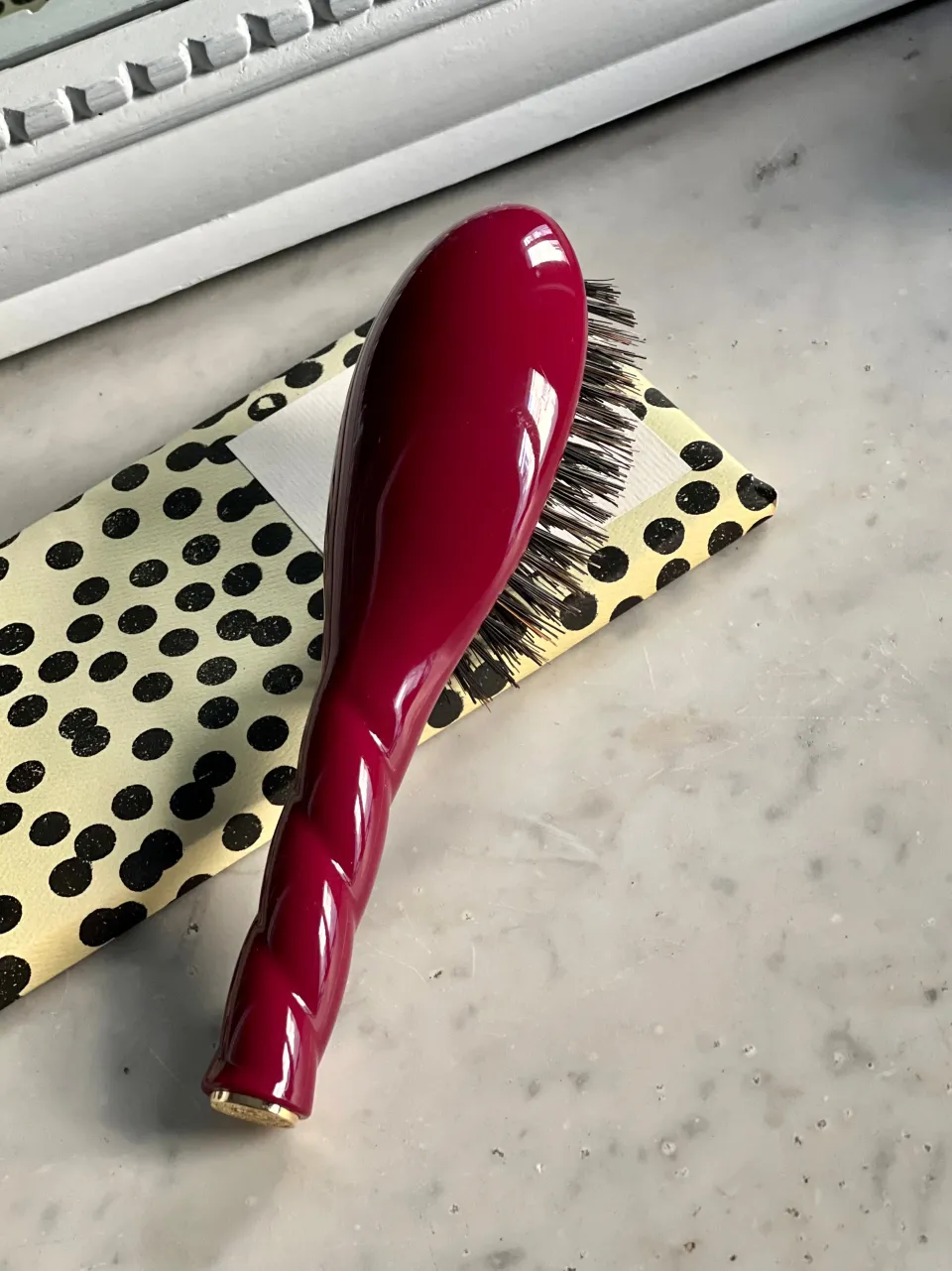 La Bonne Brosse N.01 La Petite Brosse Brillance & Soin L’UNIVERSELLE Rouge Cerise